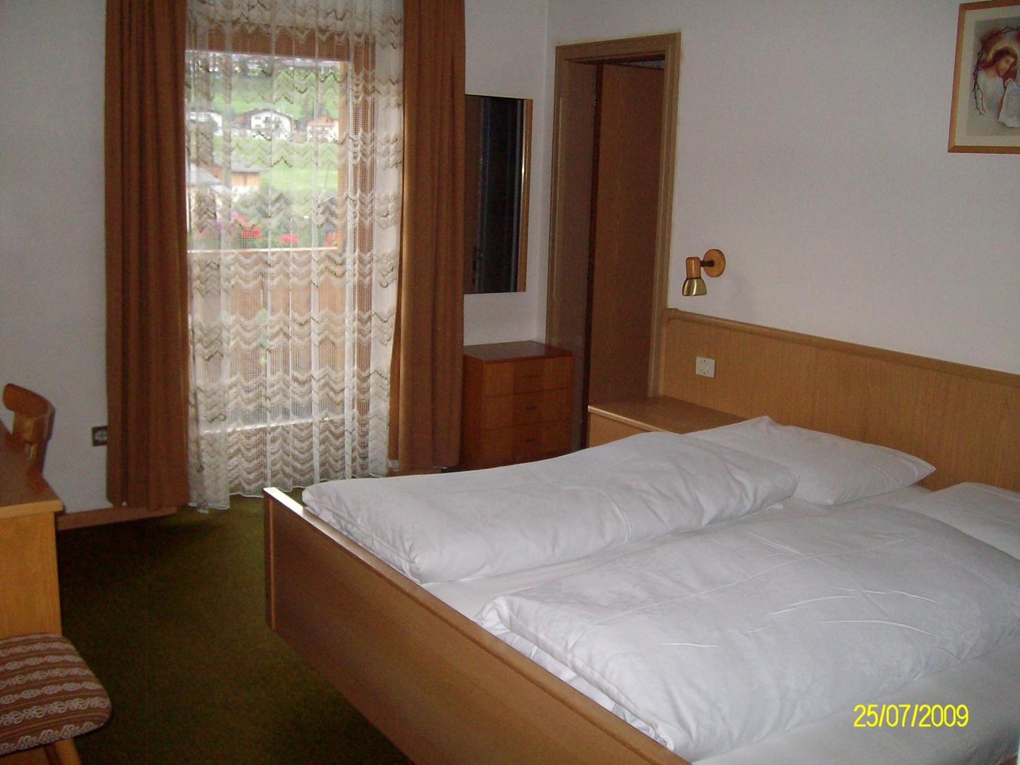Elmes Bed & Breakfast La Villa  Luaran gambar